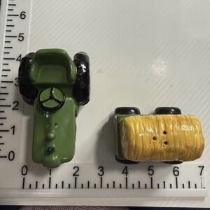John Deere Tractor And Hay Wagon Salt And Pepper Shakers -Pre Owned With Box